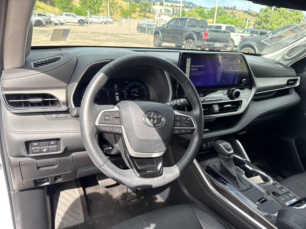 Used 2023 Toyota Highlander Limited AWD/4WD image 13