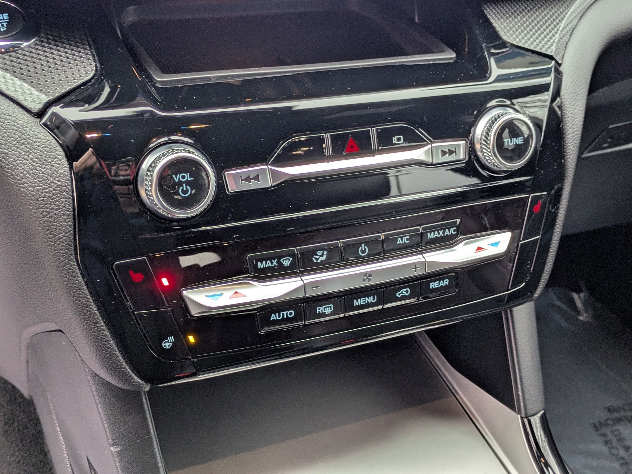 Certified 2023 Ford Explorer ST-Line image 24