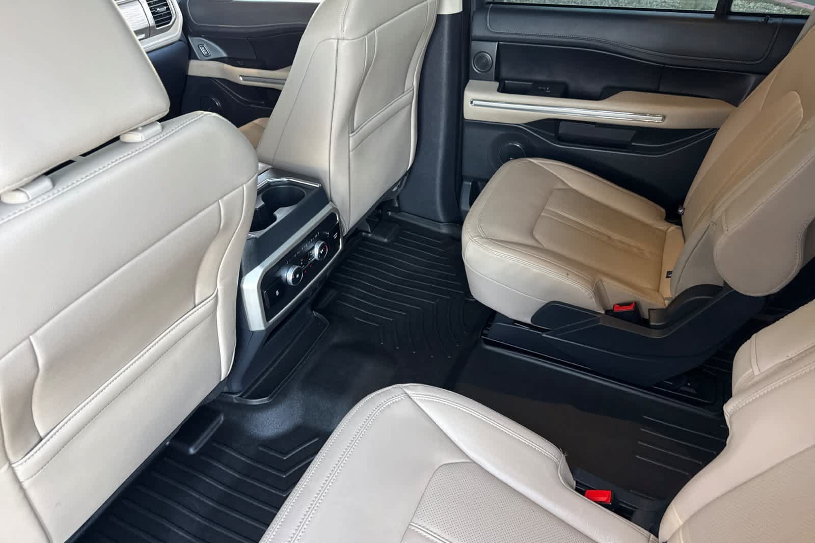 Certified 2024 Ford Expedition Limited AWD/4WD image 4