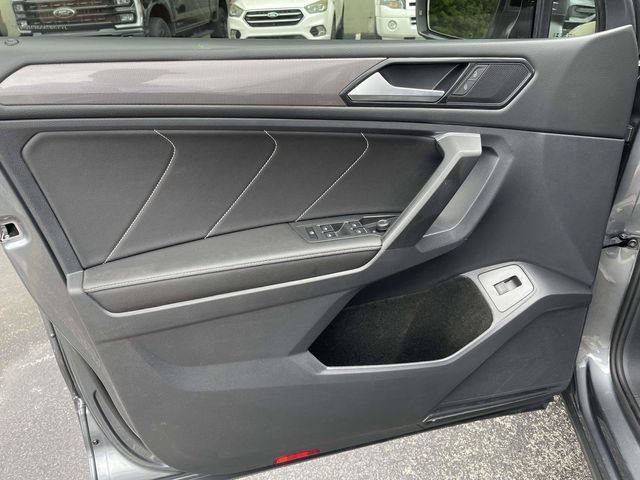 Used 2023 Volkswagen Tiguan SE w/ Panoramic Sunroof Package FWD image 17