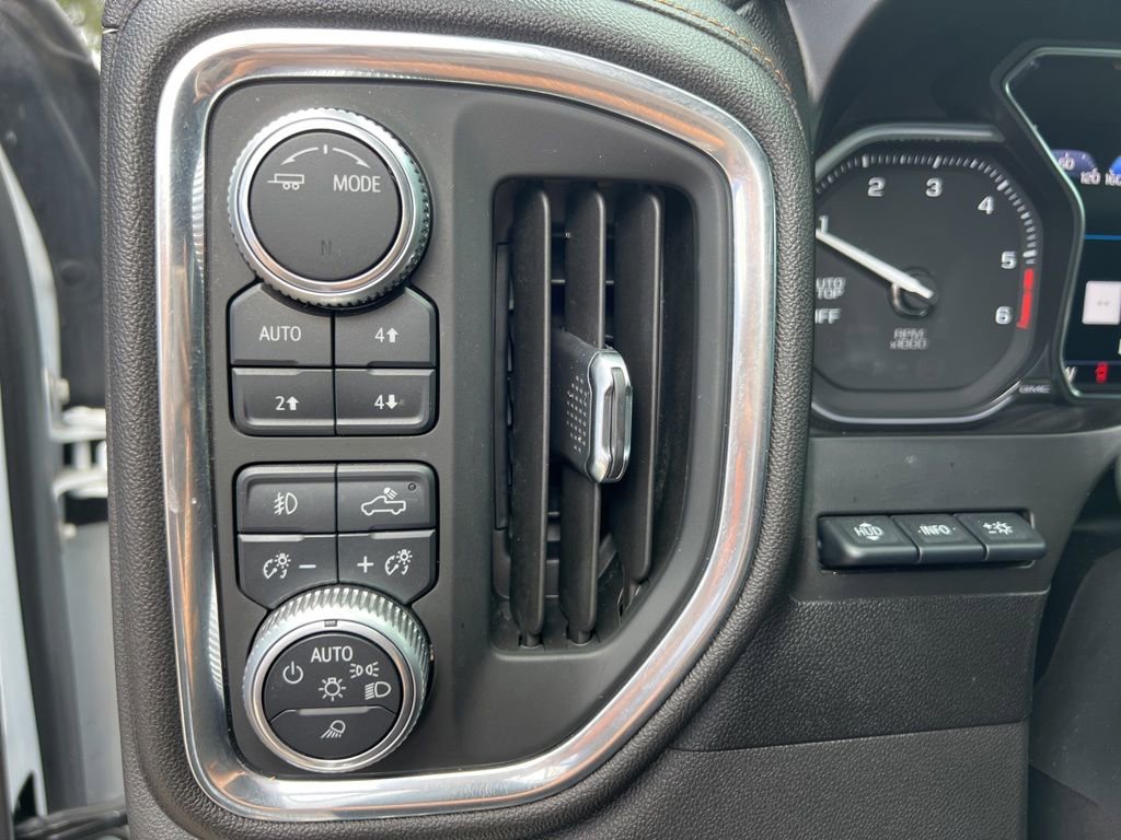 Used 2020 GMC Sierra 1500 AT4 w/ AT4 Premium Package AWD/4WD image 28