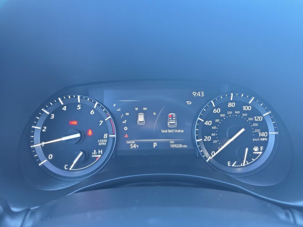 Used 2021 Toyota Highlander XLE AWD/4WD image 26