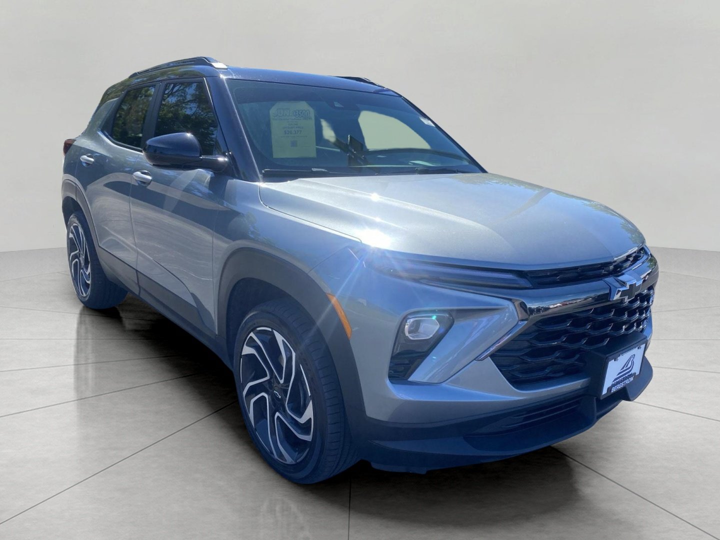 Used 2024 Chevrolet TrailBlazer RS w/ Convenience Package AWD/4WD image 1