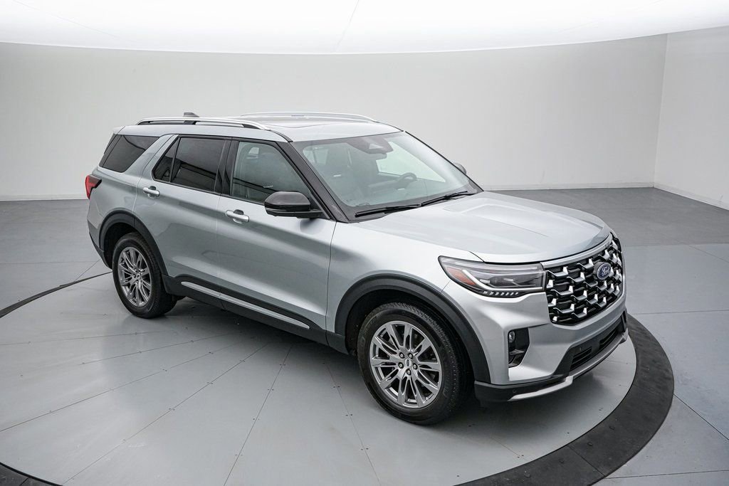 Certified 2025 Ford Explorer Platinum image 8