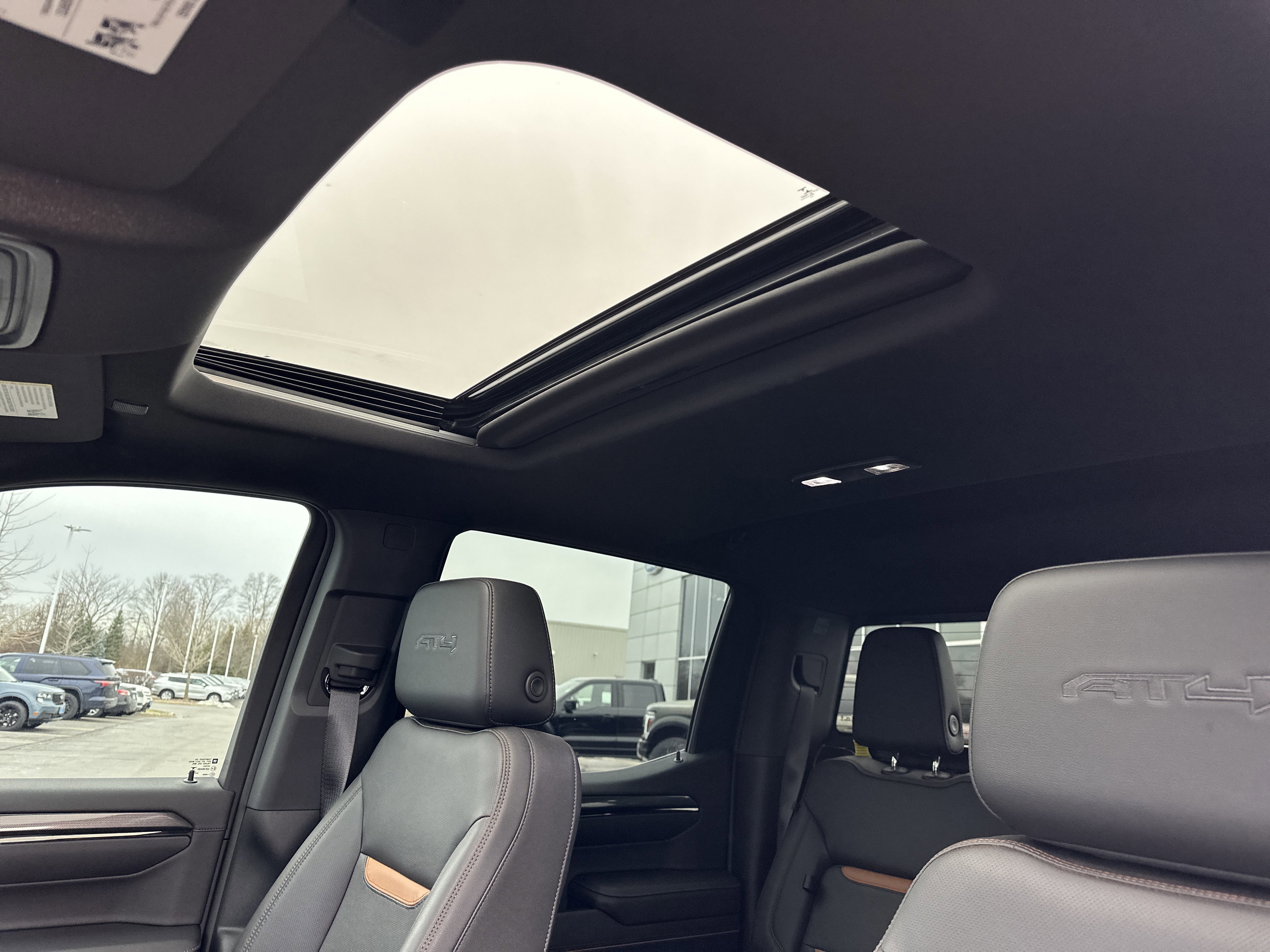 Used 2023 GMC Sierra 1500 AT4 w/ AT4 Premium Package image 26