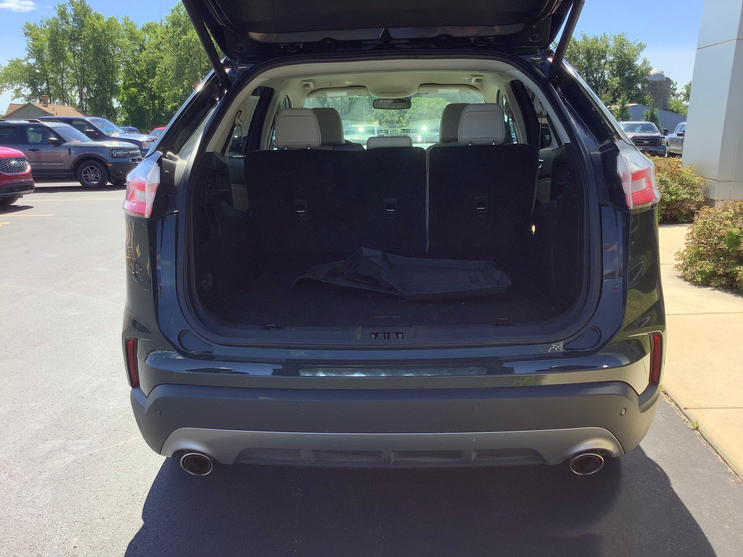 Certified 2024 Ford Edge Titanium AWD/4WD image 5