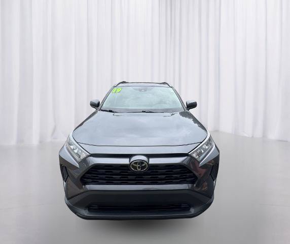 Used 2019 Toyota RAV4 LE AWD/4WD image 11