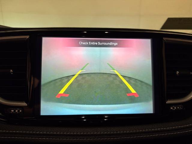 Used 2023 Chrysler Pacifica Limited FWD image 27