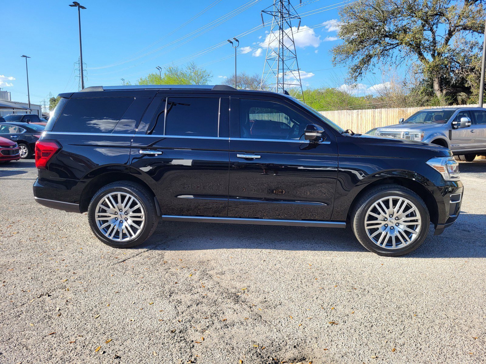 Certified 2023 Ford Expedition Limited image 2