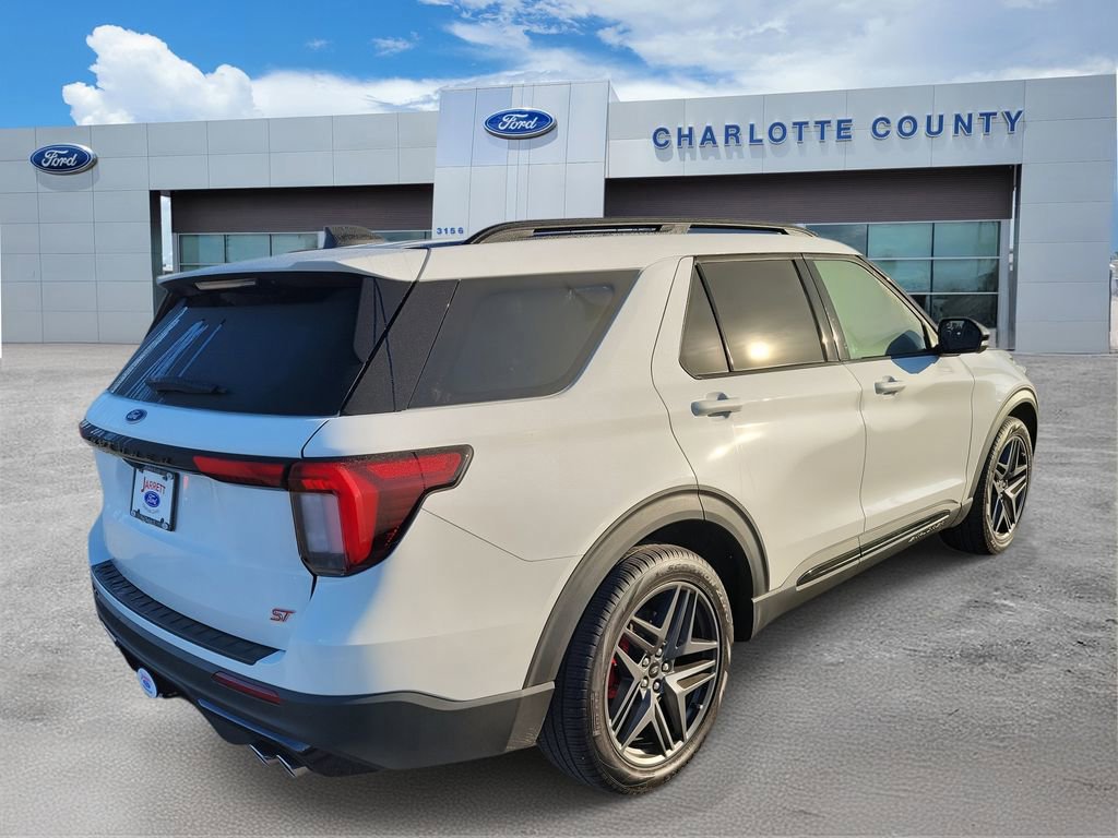 Certified 2025 Ford Explorer ST image 2