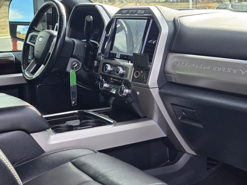 Certified 2022 Ford F250 Lariat w/ Snow Plow Prep Package image 7