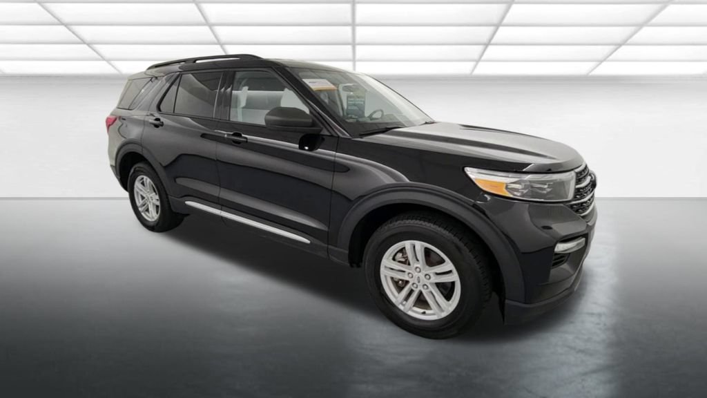 Certified 2024 Ford Explorer XLT w/ Equipment Group 202A AWD/4WD image 10