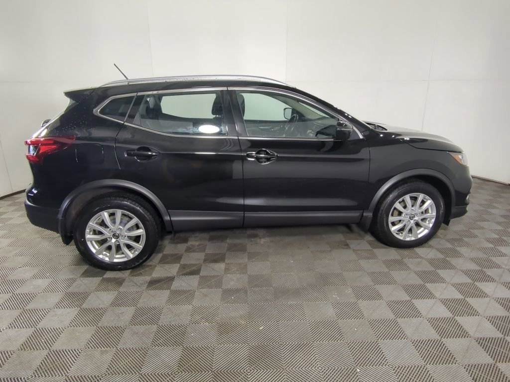 Used 2022 Nissan Rogue Sport SV image 5