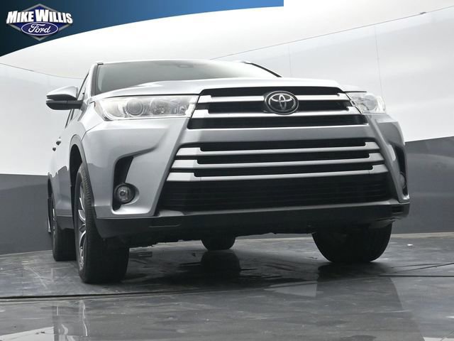 Used 2019 Toyota Highlander XLE FWD image 24