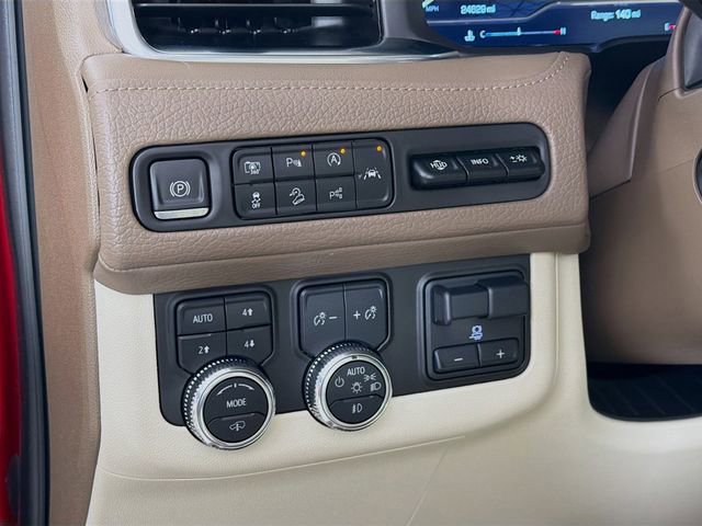 Used 2023 GMC Yukon Denali w/ Advanced Technology Package AWD/4WD image 12