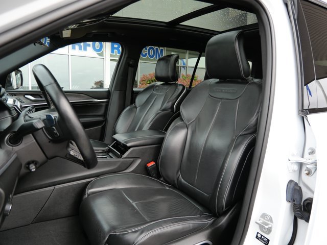 Used 2022 Jeep Grand Cherokee L Overland w/ Luxury Tech Group IV AWD/4WD image 10