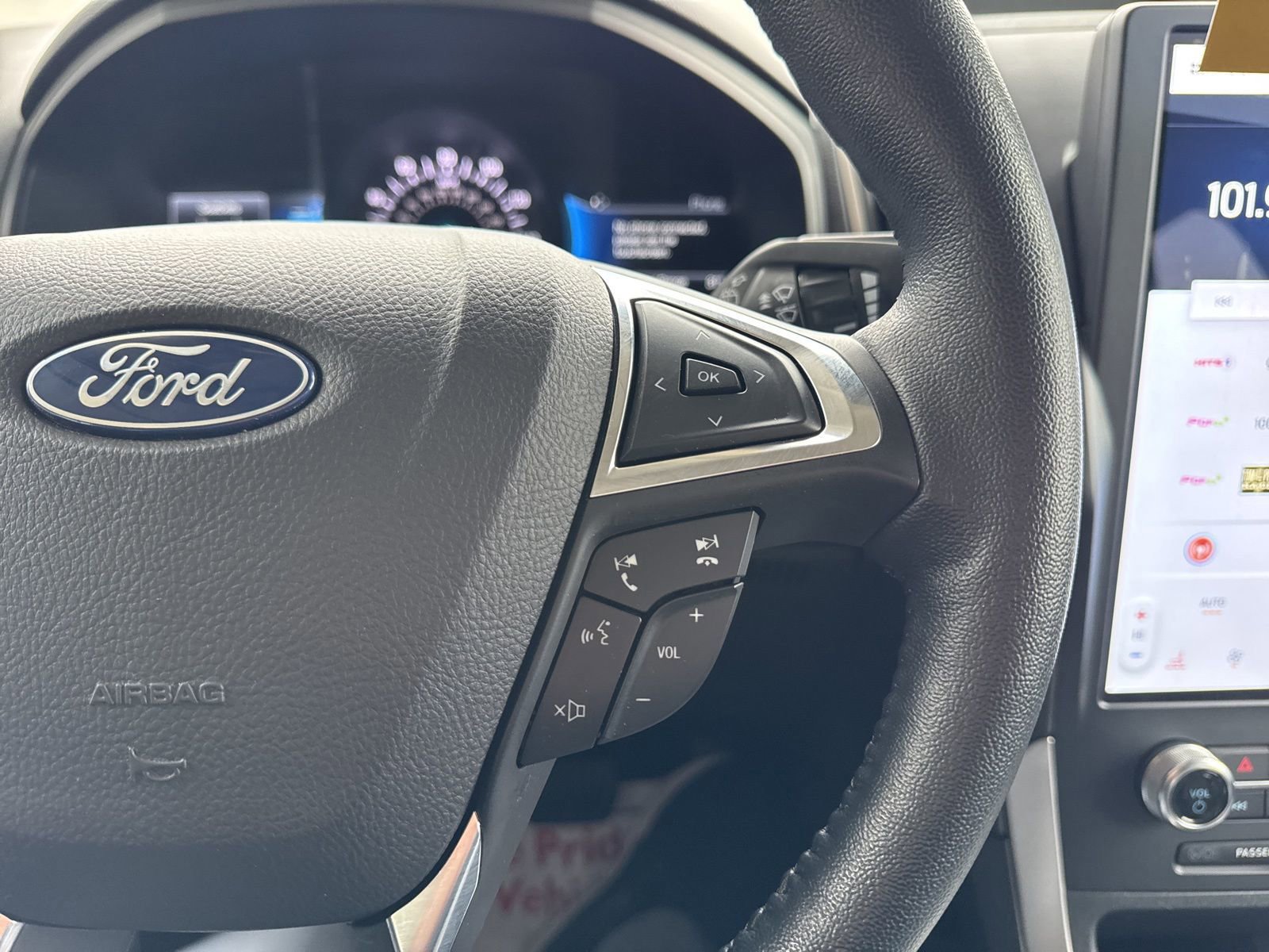 Certified 2024 Ford Edge SEL image 30