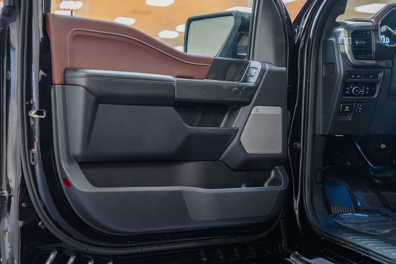 Certified 2023 Ford F150 Lariat w/ Equipment Group 502A High image 47