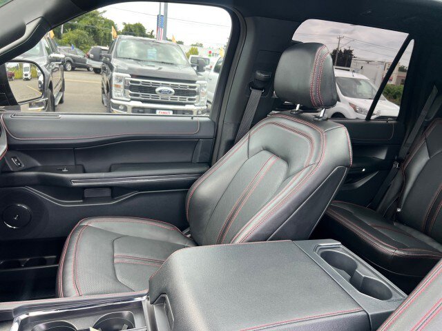 Certified 2022 Ford Expedition Limited AWD/4WD image 9
