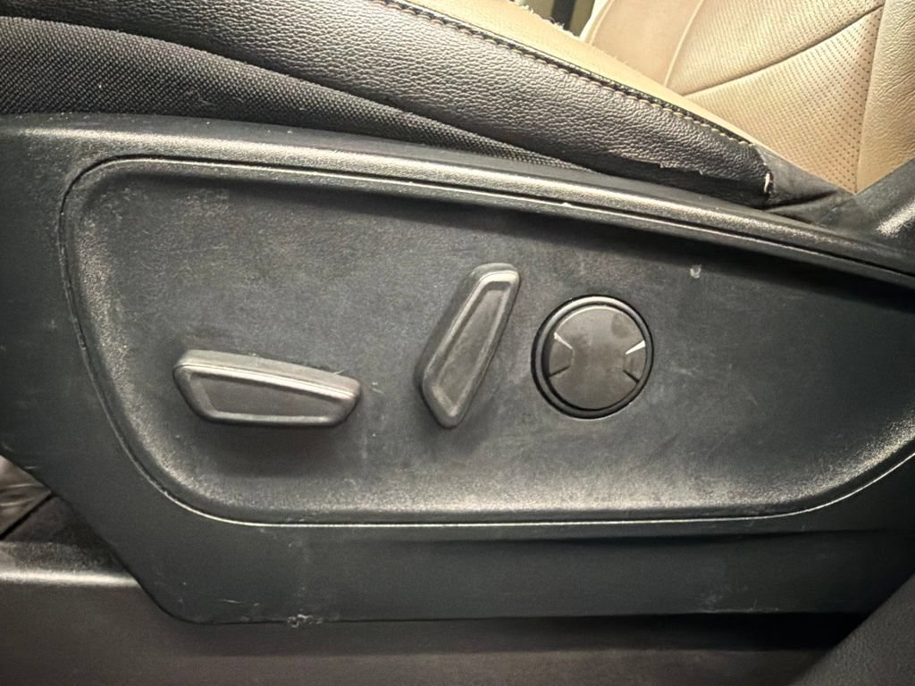 Certified 2020 Ford Escape Titanium AWD/4WD image 28