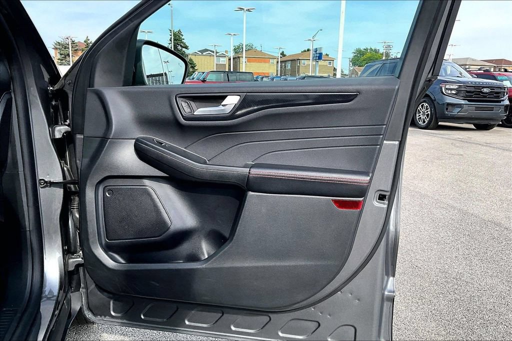Certified 2025 Ford Escape ST-Line Select AWD/4WD image 22