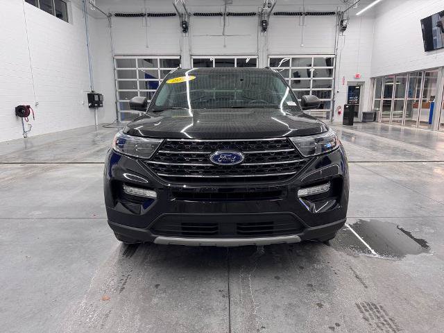 Certified 2023 Ford Explorer XLT w/ Equipment Group 202A AWD/4WD image 3