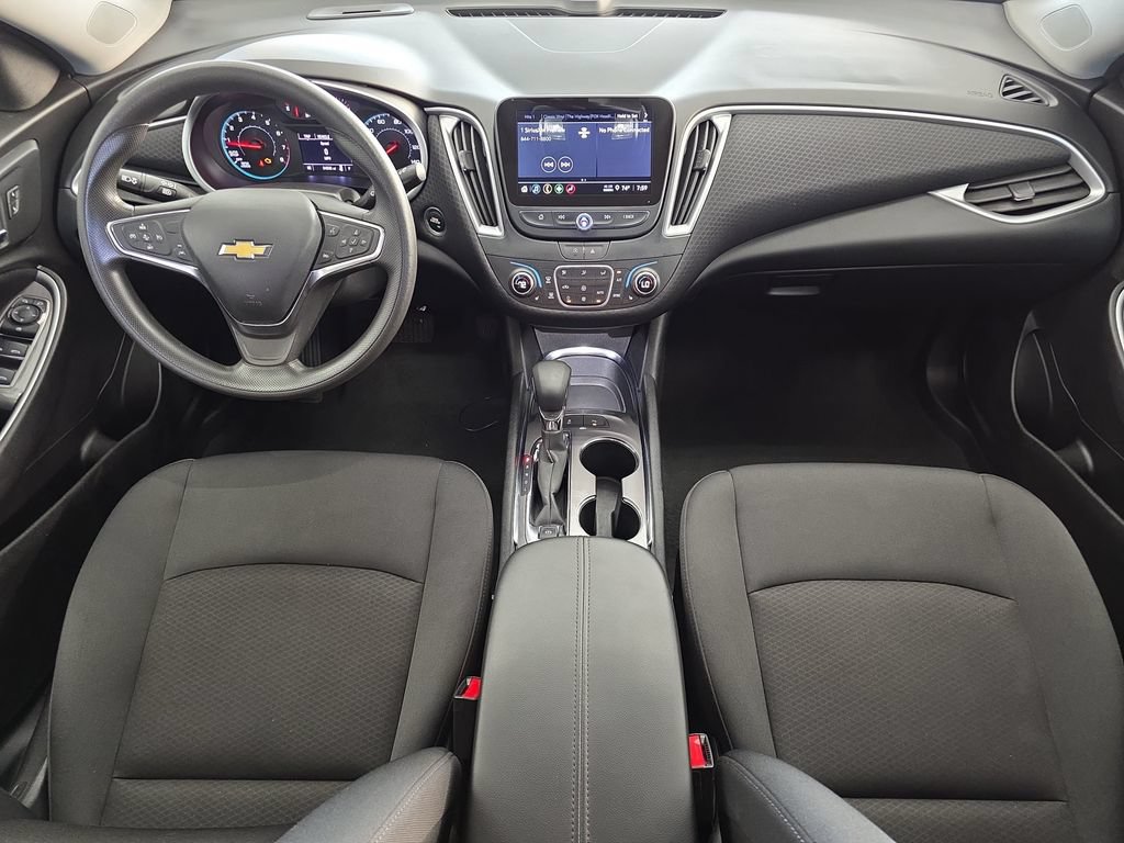 Used 2025 Chevrolet Malibu LT FWD image 9