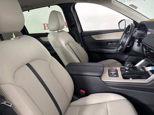 Used 2024 MAZDA CX-90 3.3 Turbo w/ Preferred Plus image 16