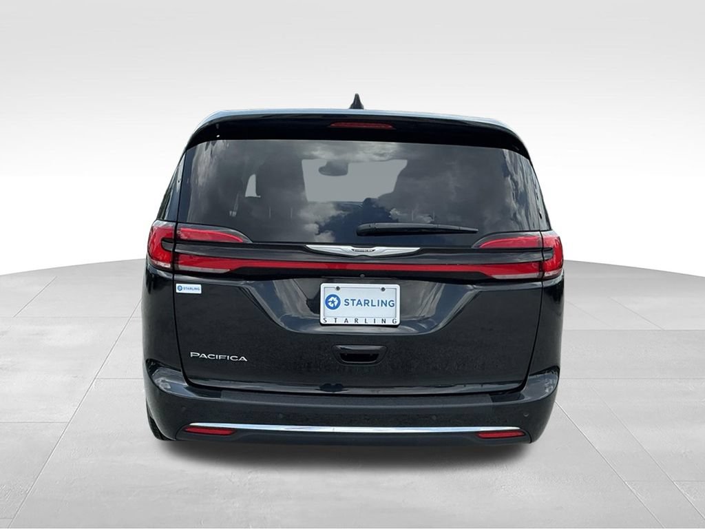 Used 2023 Chrysler Pacifica Touring-L FWD image 12