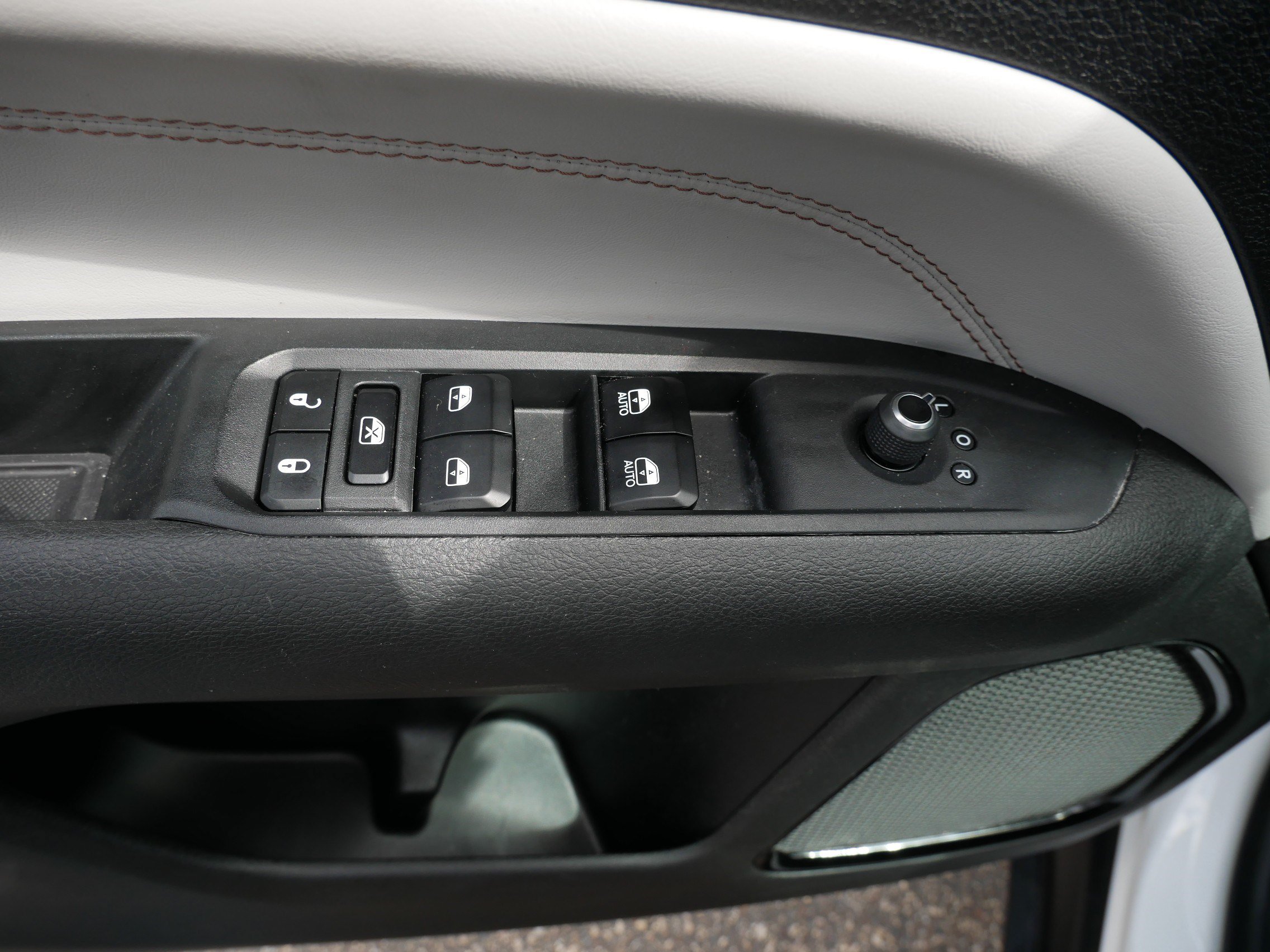 Used 2024 Jeep Compass Limited AWD/4WD image 20