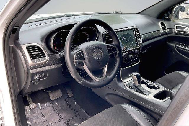 Used 2020 Jeep Grand Cherokee Altitude AWD/4WD image 14