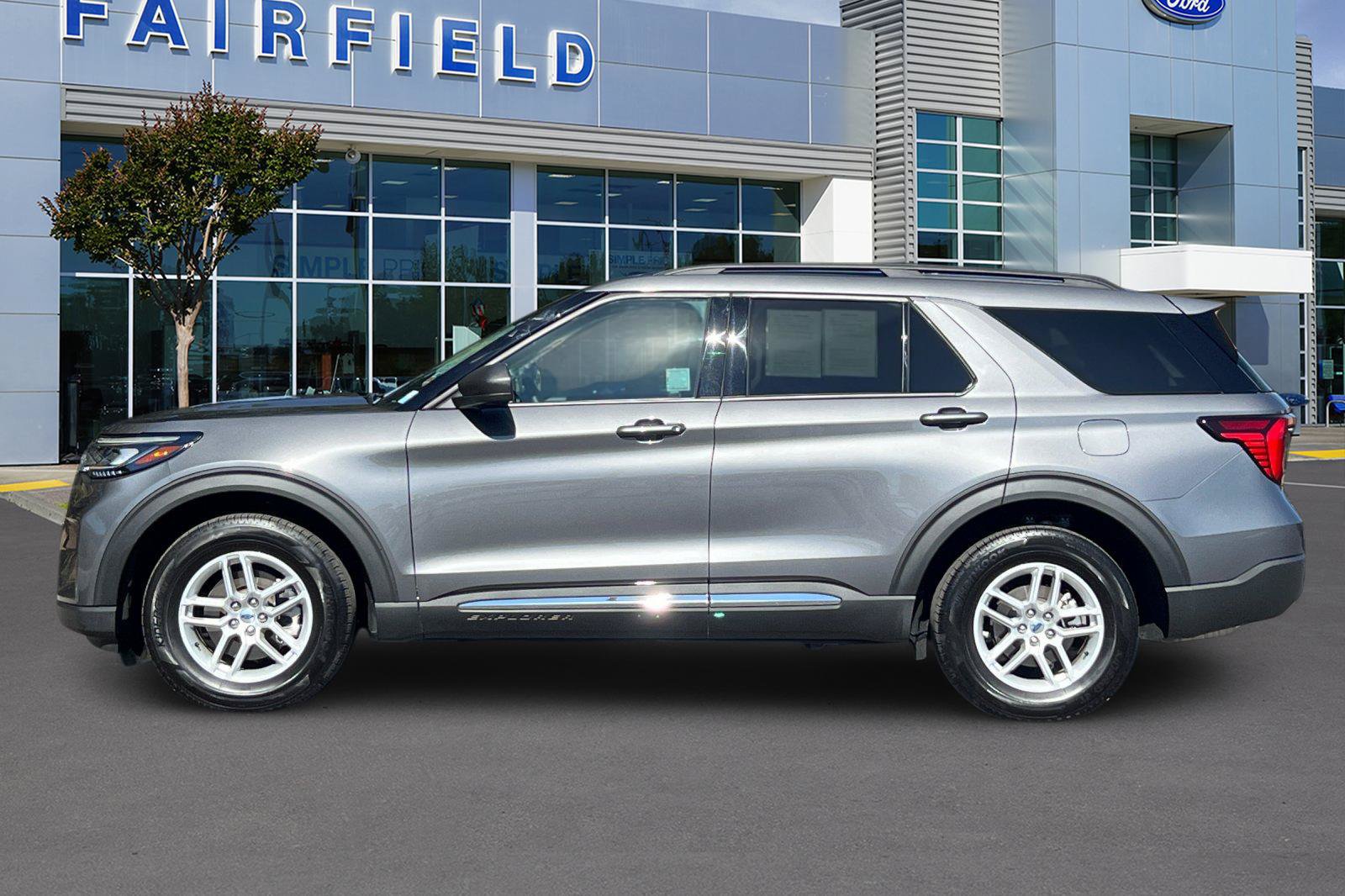 Certified 2025 Ford Explorer Active AWD/4WD image 11