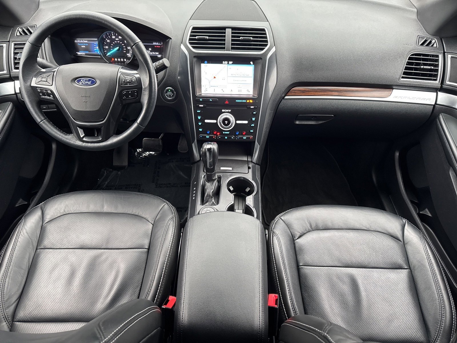 Certified 2019 Ford Explorer Limited w/ Ford Safe & Smart Package image 3