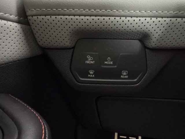 Used 2024 Volkswagen Atlas Peak Edition SEL AWD/4WD image 20
