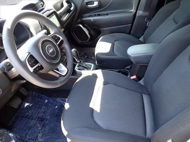 Used 2023 Jeep Renegade Latitude AWD/4WD image 10