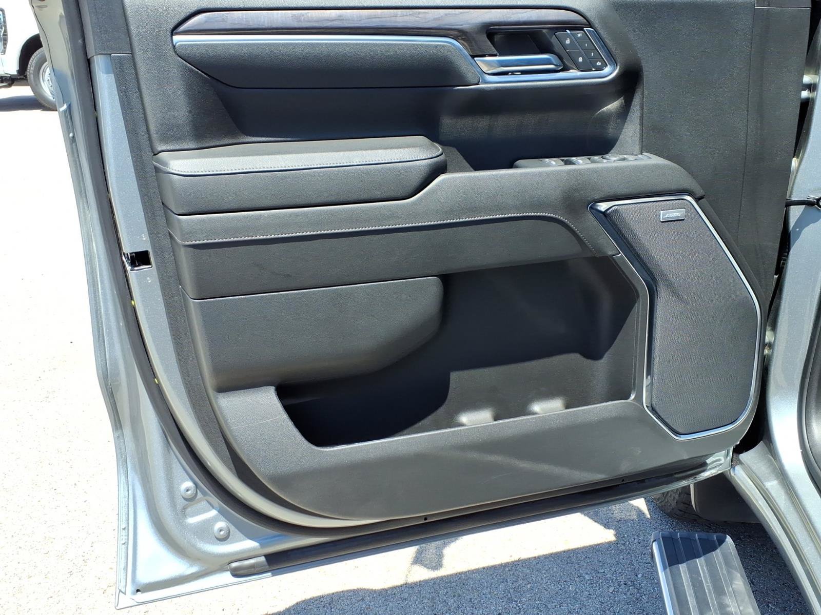Used 2024 Chevrolet Silverado 1500 LTZ AWD/4WD image 16