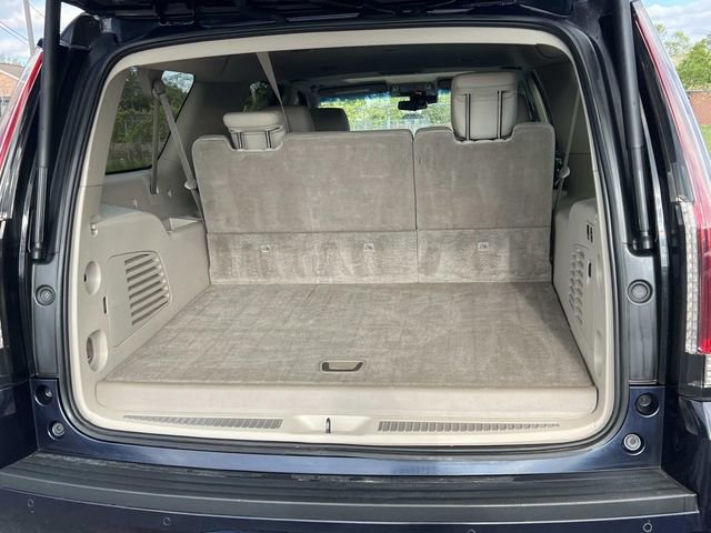 Used 2019 Cadillac Escalade ESV Luxury AWD/4WD image 12