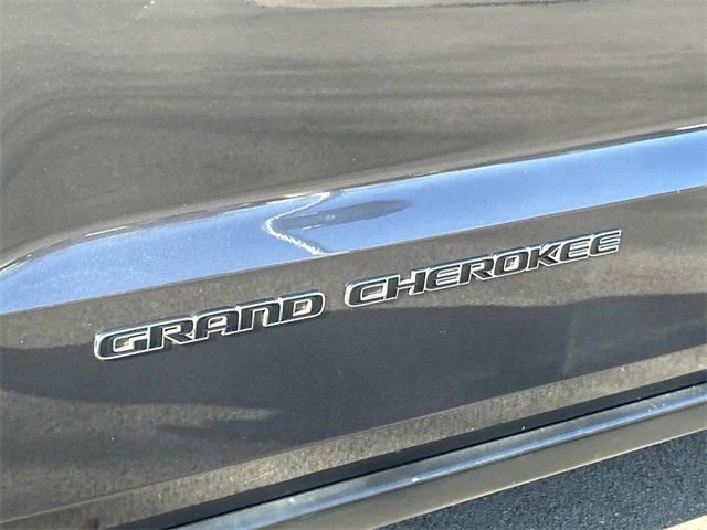 Used 2018 Jeep Grand Cherokee Laredo image 10