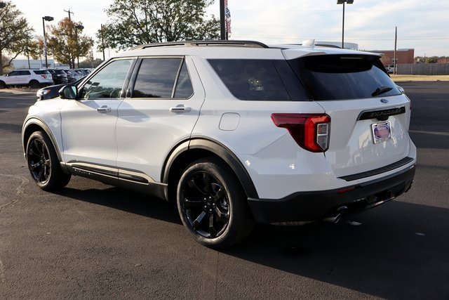 Certified 2023 Ford Explorer ST-Line w/ Class IV Trailer Tow Package image 16