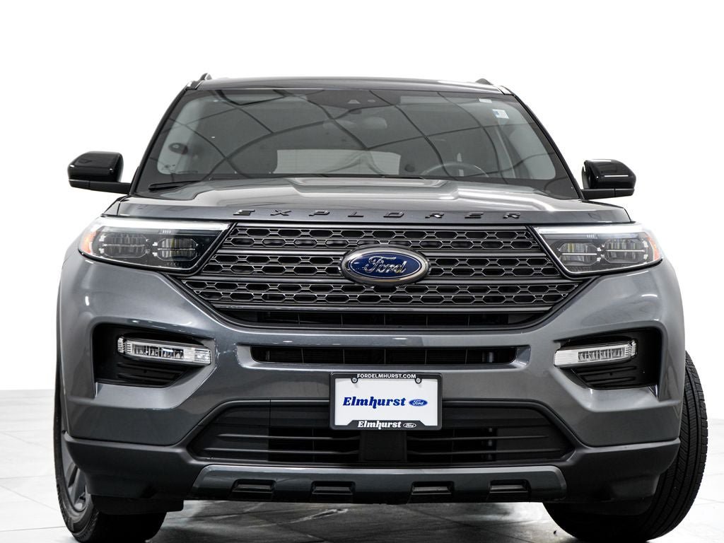 Certified 2023 Ford Explorer XLT w/ Equipment Group 202A AWD/4WD image 3