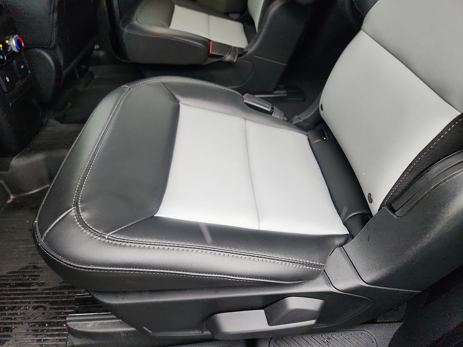 Certified 2023 Ford Explorer XLT w/ Equipment Group 202A image 26