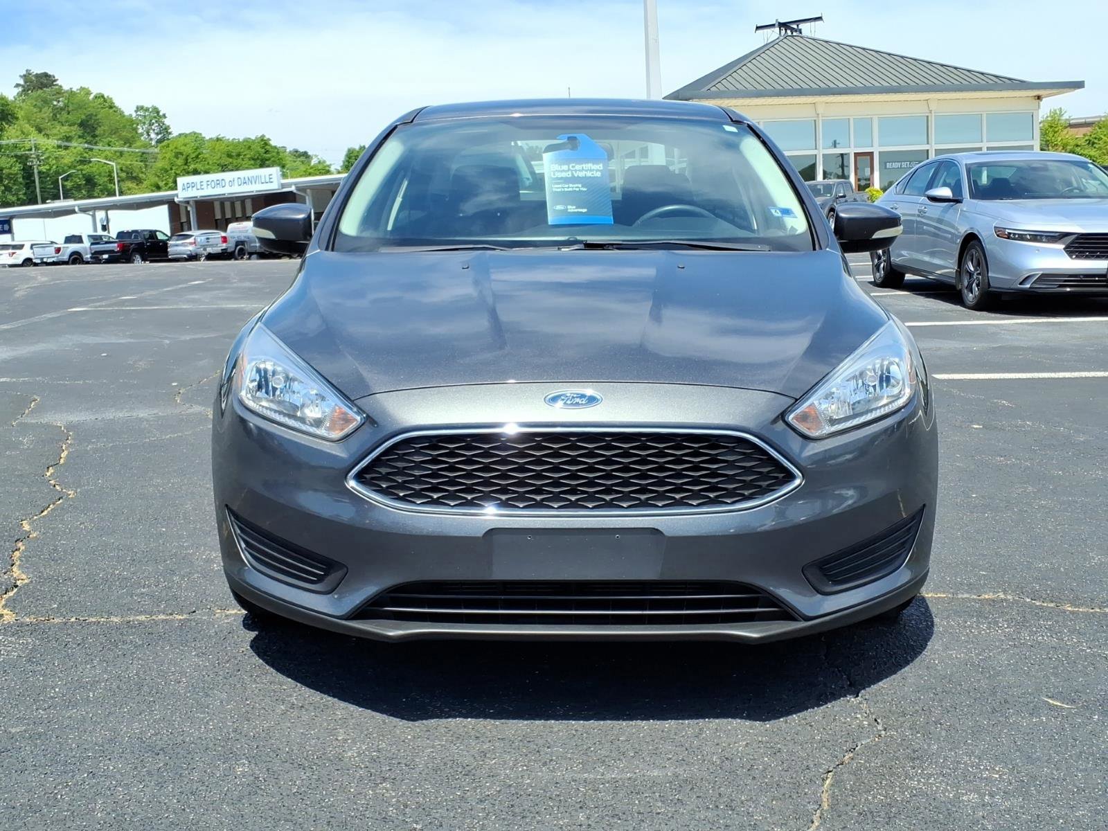 Certified 2018 Ford Focus SE w/ Cold Weather Package FWD image 9