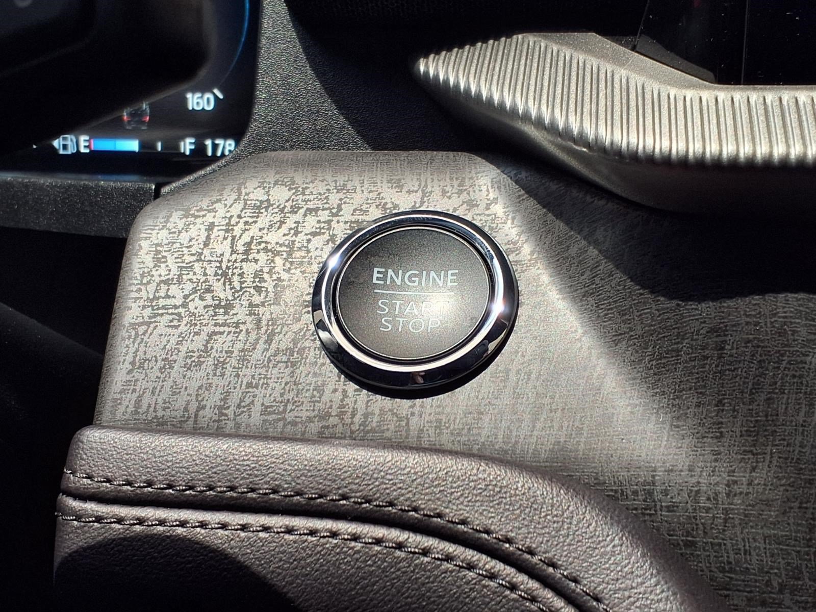 Certified 2025 Ford Explorer Platinum RWD image 19