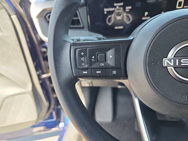 Used 2025 Nissan Kicks SV FWD image 17