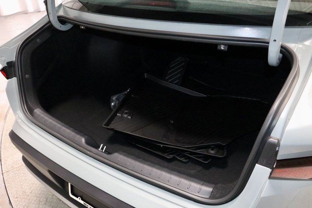 Used 2025 Kia K4 LXS image 14