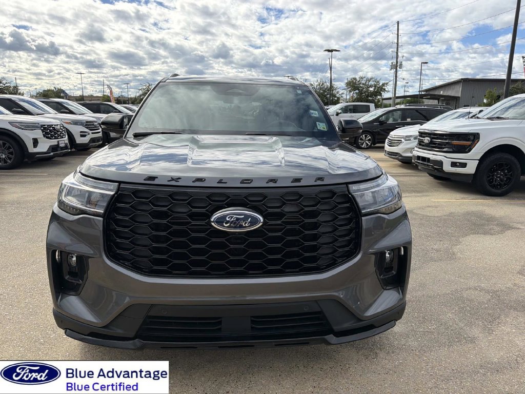 Certified 2025 Ford Explorer ST-Line w/ Premium Package RWD image 4