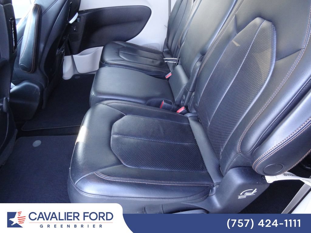 Used 2017 Chrysler Pacifica Touring-L Plus FWD image 7