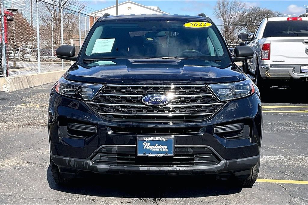 Certified 2022 Ford Explorer XLT w/ Class IV Trailer Tow Package image 2