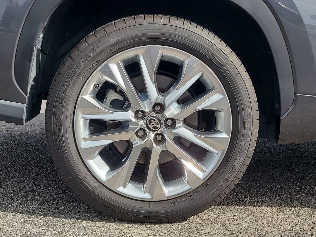 Used 2020 Toyota Highlander Limited FWD image 6