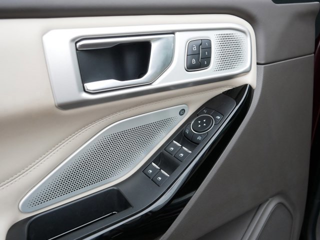 Certified 2022 Ford Explorer Platinum w/ Equipment Group 601A image 16